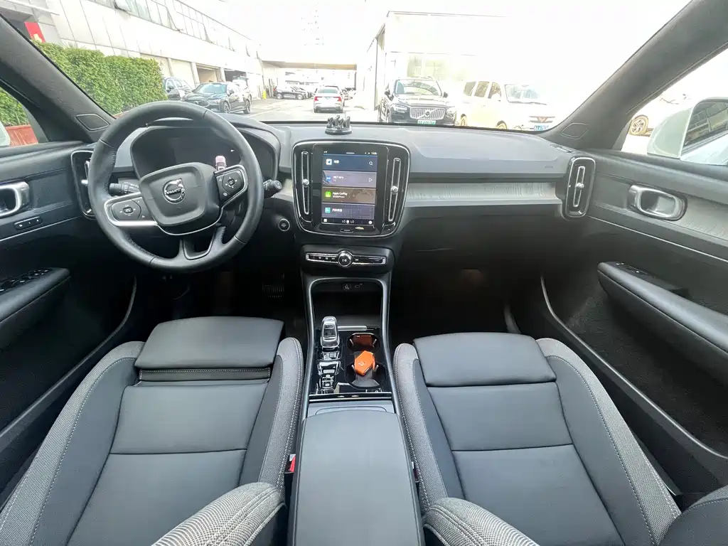 Volvo XC40 — миниатюра 11