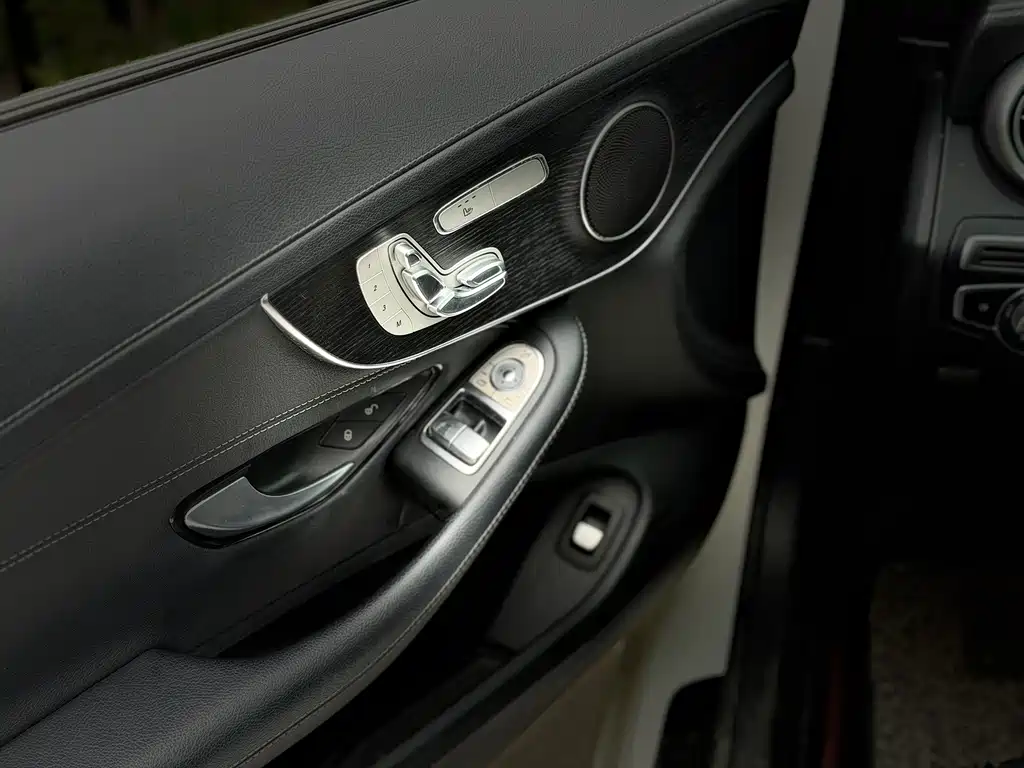 Mercedes-Benz C-Class (Import) — миниатюра 5