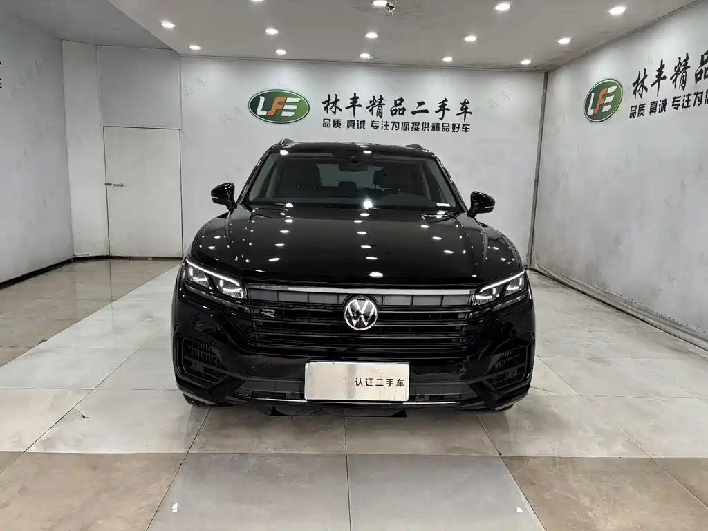 VOLKSWAGEN TOUAREG