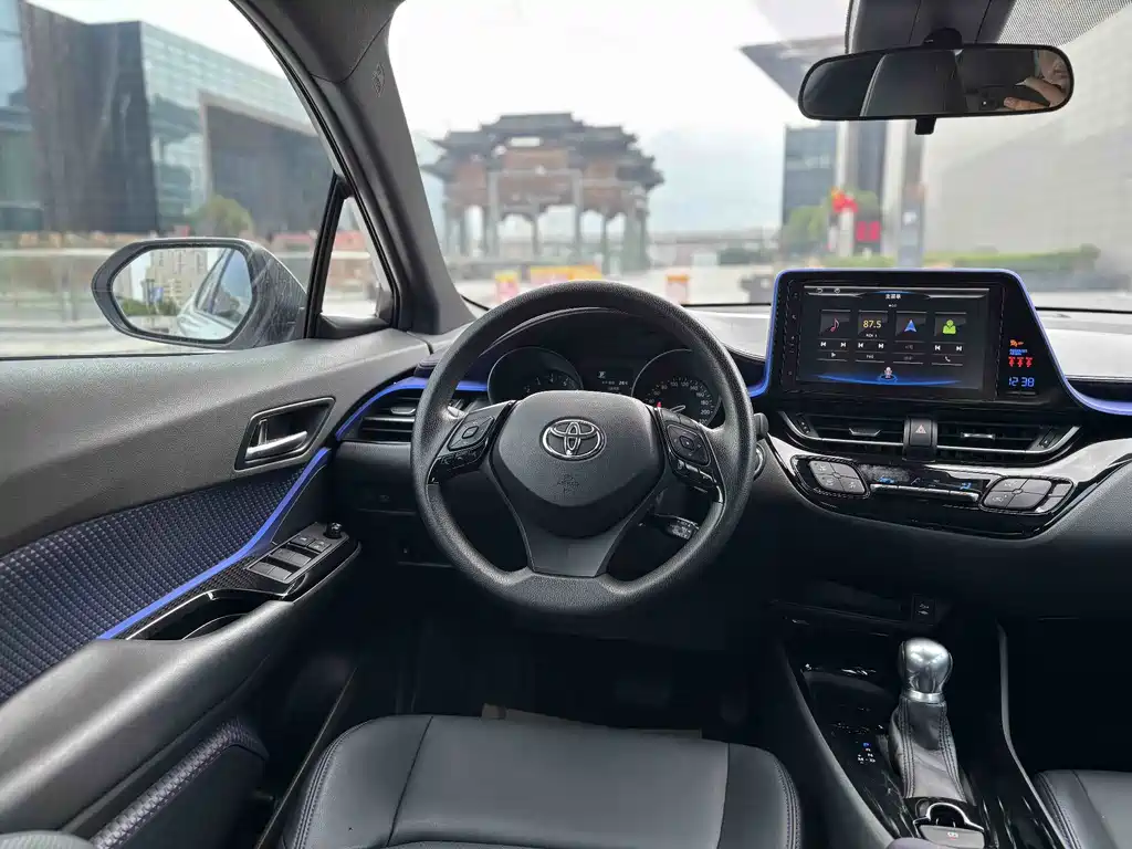 Toyota C-HR — миниатюра 16