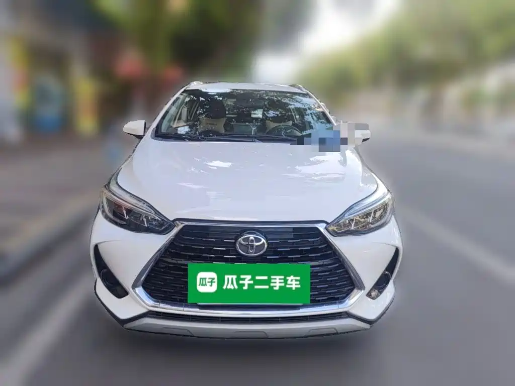 Toyota Yaris L — миниатюра 2
