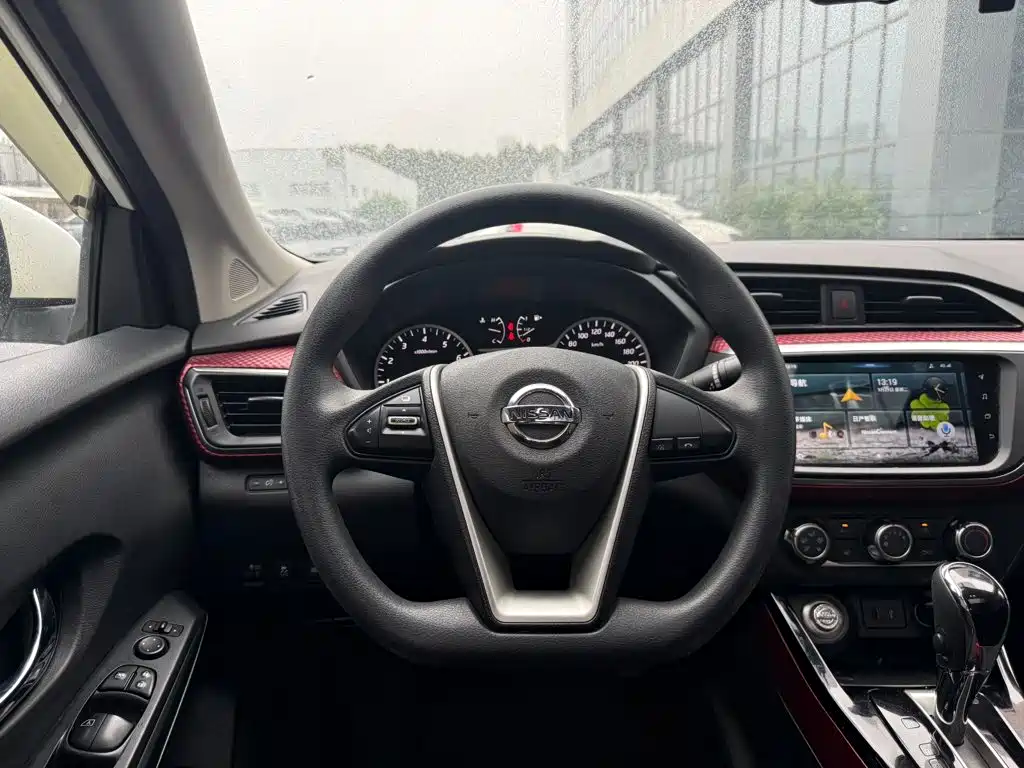 Nissan Bluebird — миниатюра 7