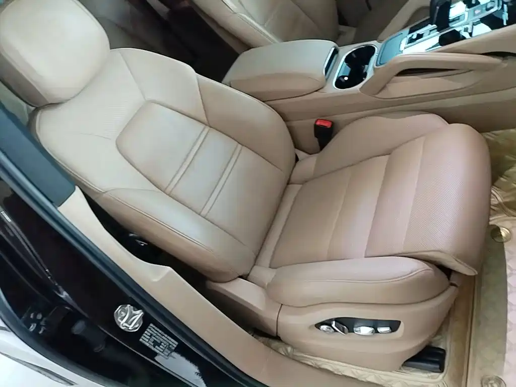 Porsche Cayenne — миниатюра 25