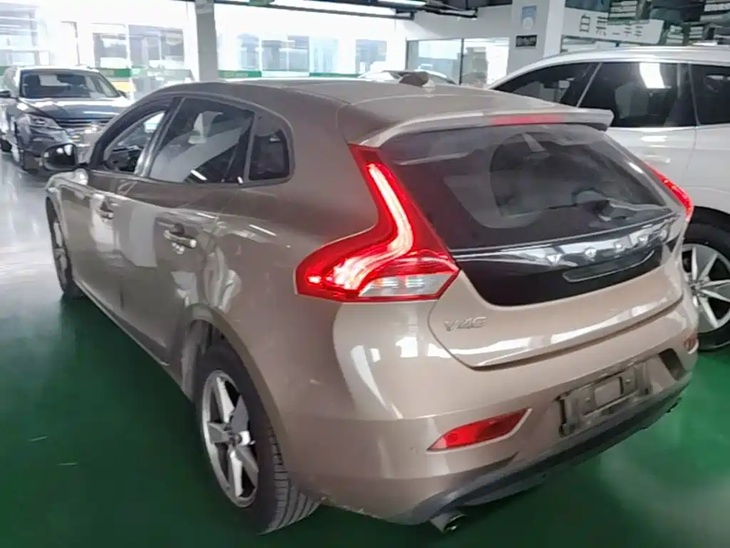 Volvo V40 — миниатюра 5