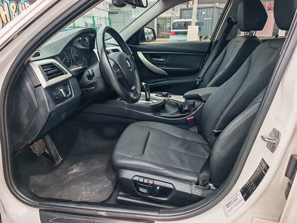 BMW 3 Series — миниатюра 11