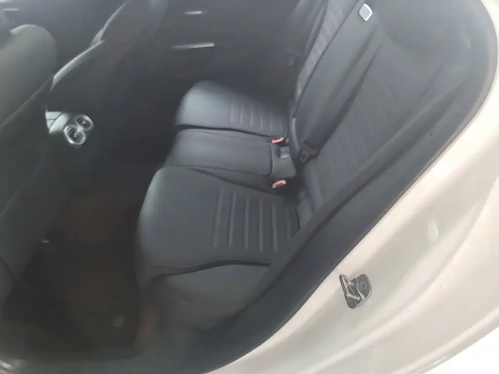 Mercedes-Benz C-Class — миниатюра 17