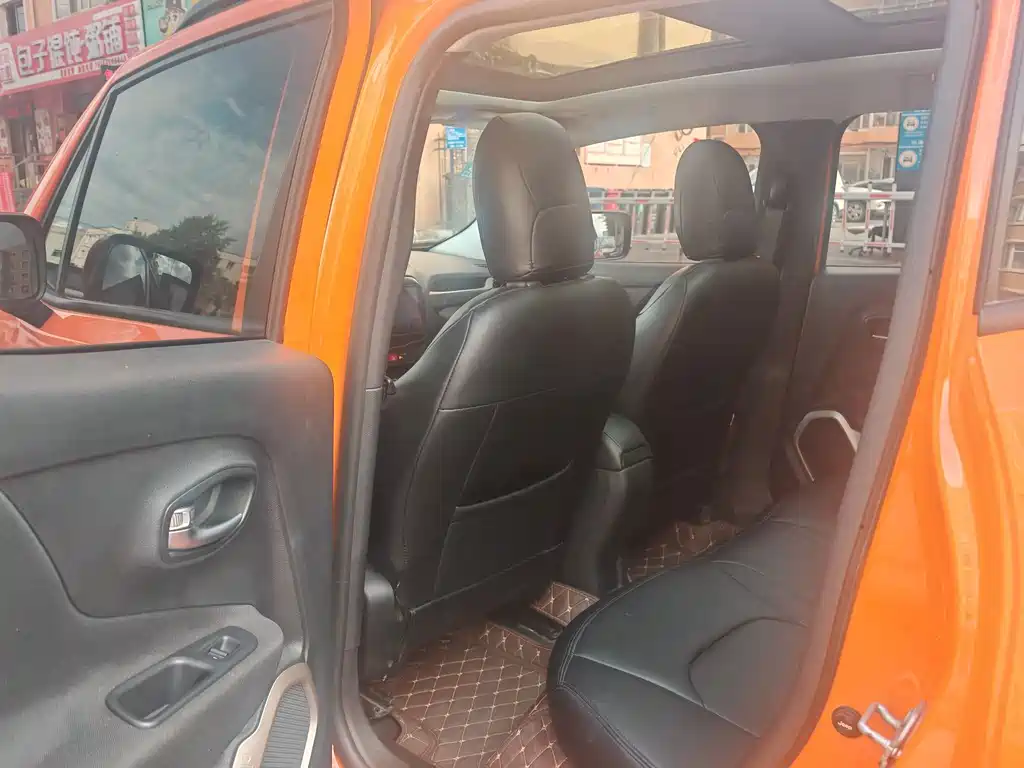 Jeep Renegade — миниатюра 9