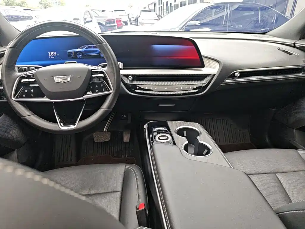 Cadillac Lyriq — миниатюра 10