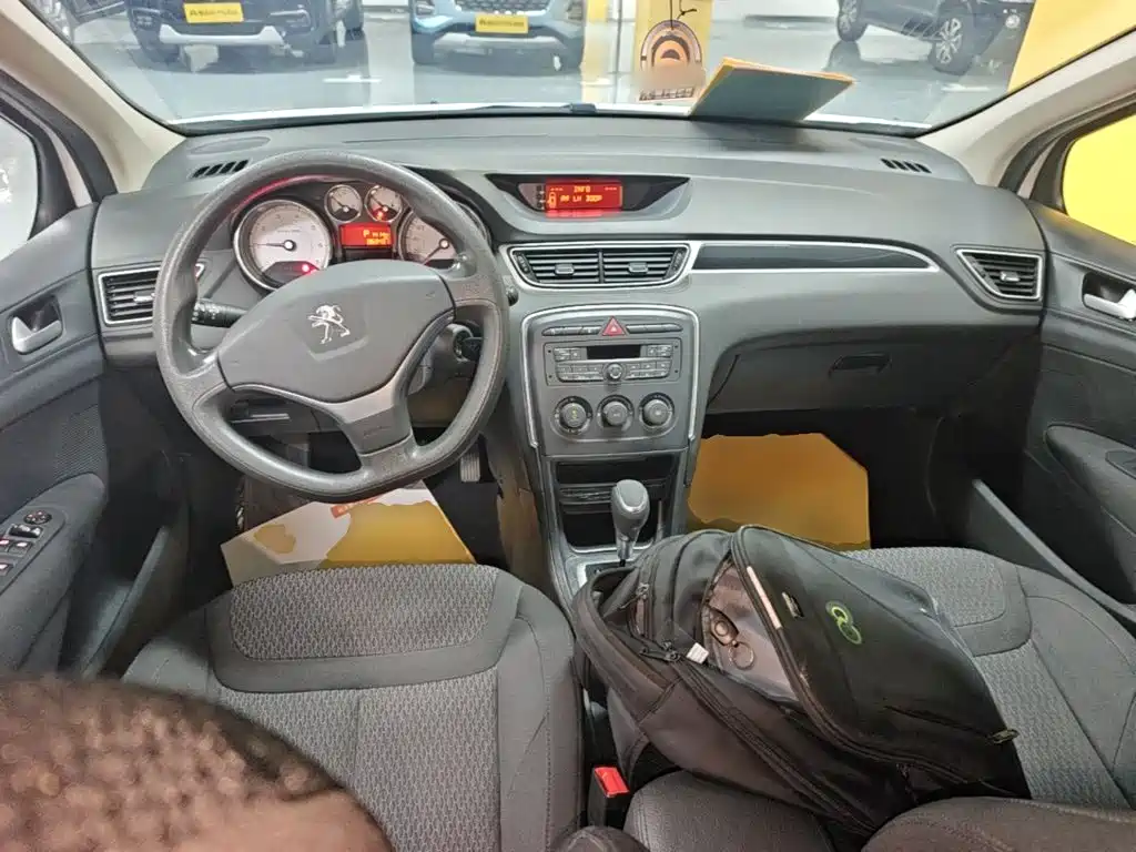 Peugeot 308 — миниатюра 10