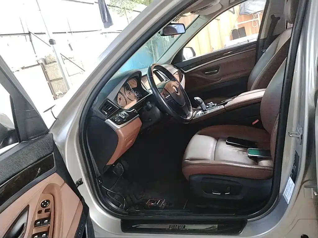 BMW 5 Series — миниатюра 15