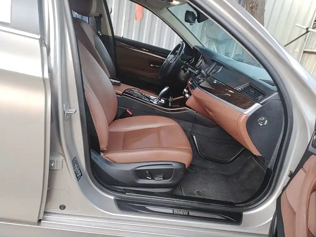 BMW 5 Series — миниатюра 25