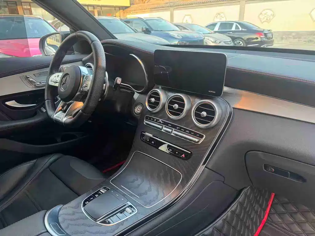 MERCEDES-BENZ GLC AMG