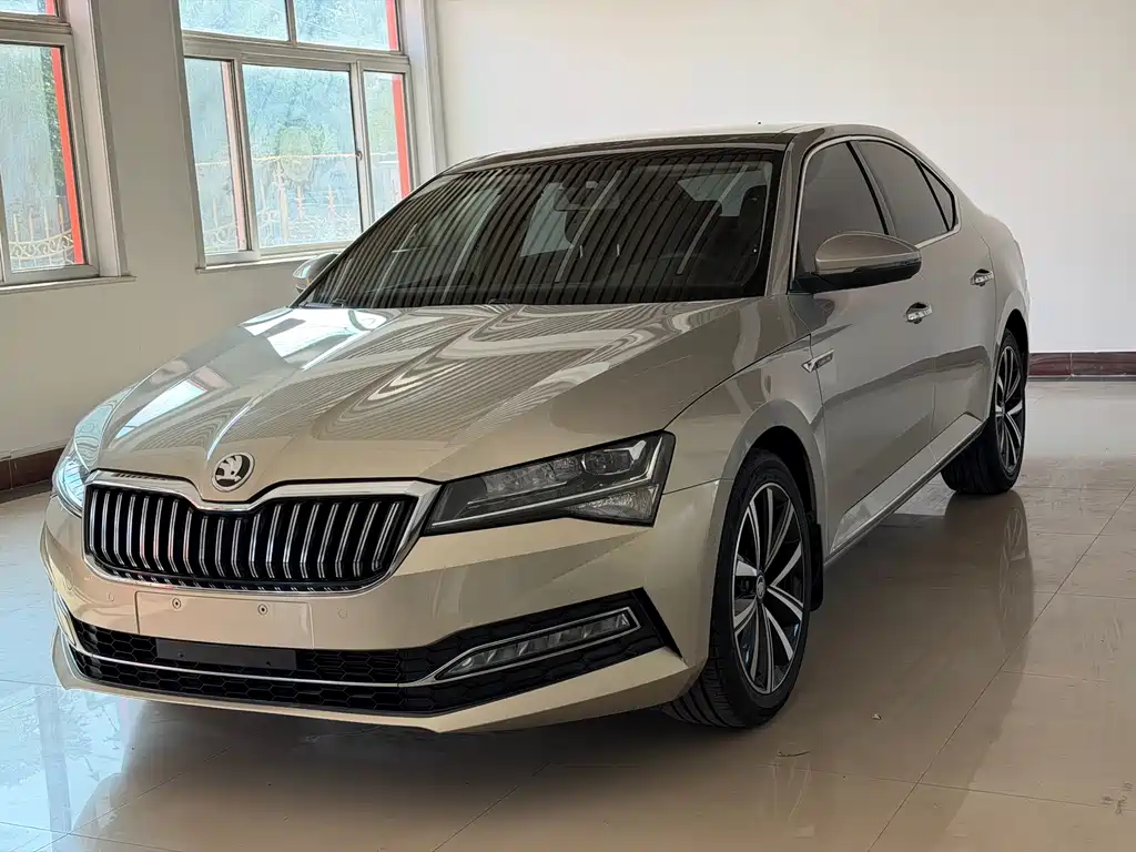 Skoda Superb — миниатюра 4