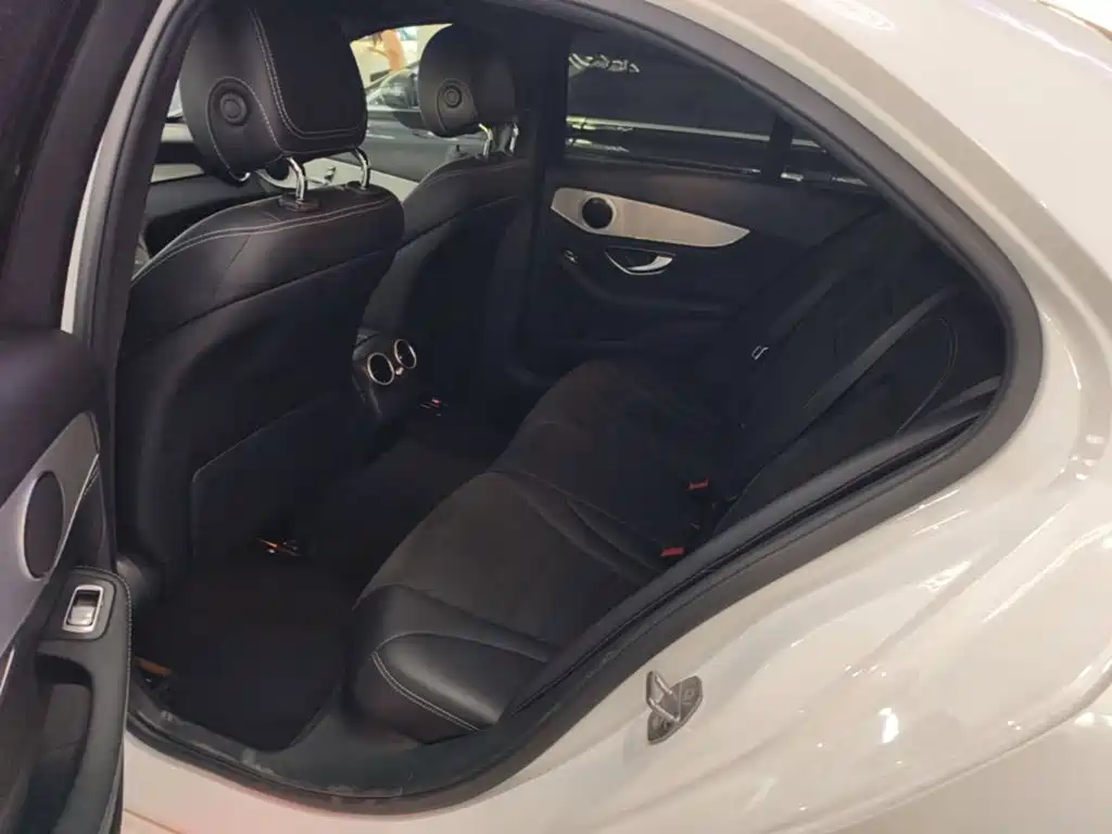 Mercedes-Benz C-Class — миниатюра 17
