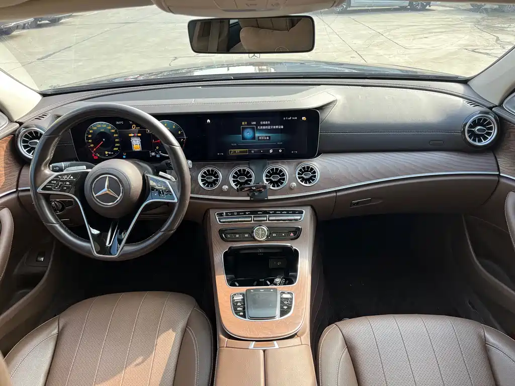 Mercedes-Benz E-Class — миниатюра 6
