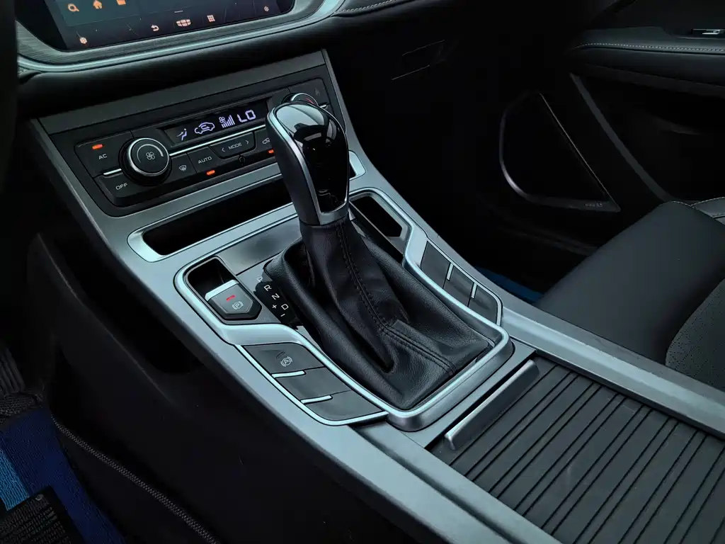 Geely Emgrand — миниатюра 12