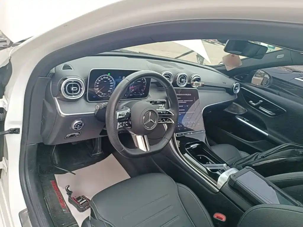 Mercedes-Benz C-Class — миниатюра 10