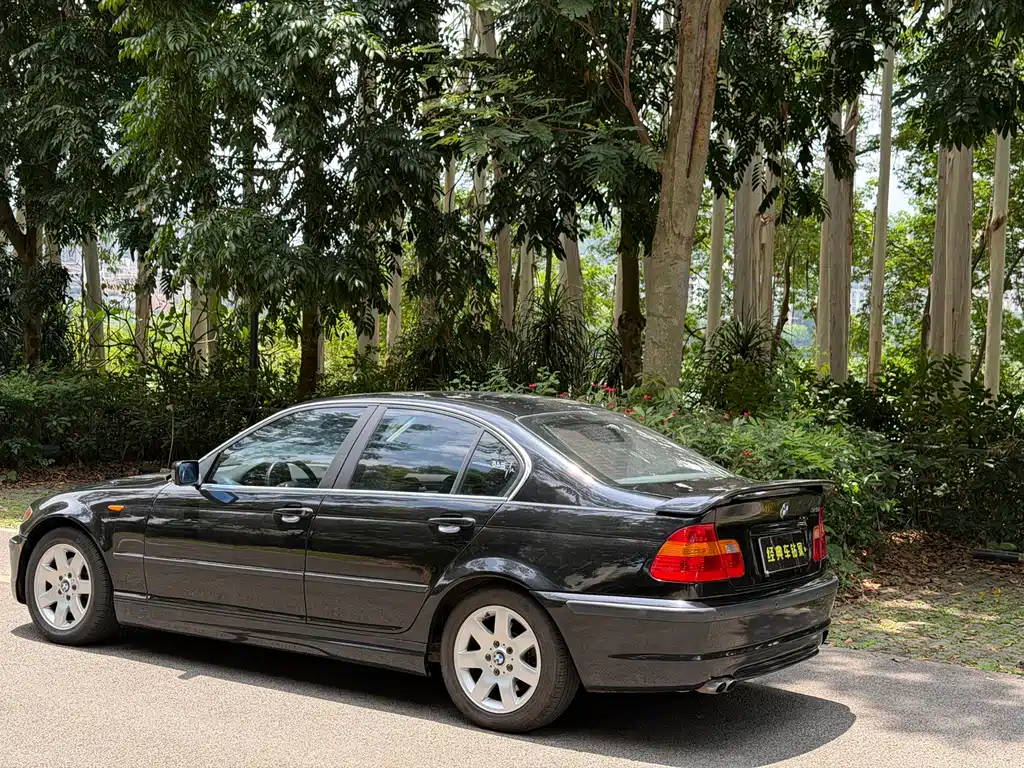 BMW 3 Series 3 2004 325i