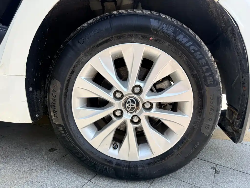 Toyota Corolla — миниатюра 13