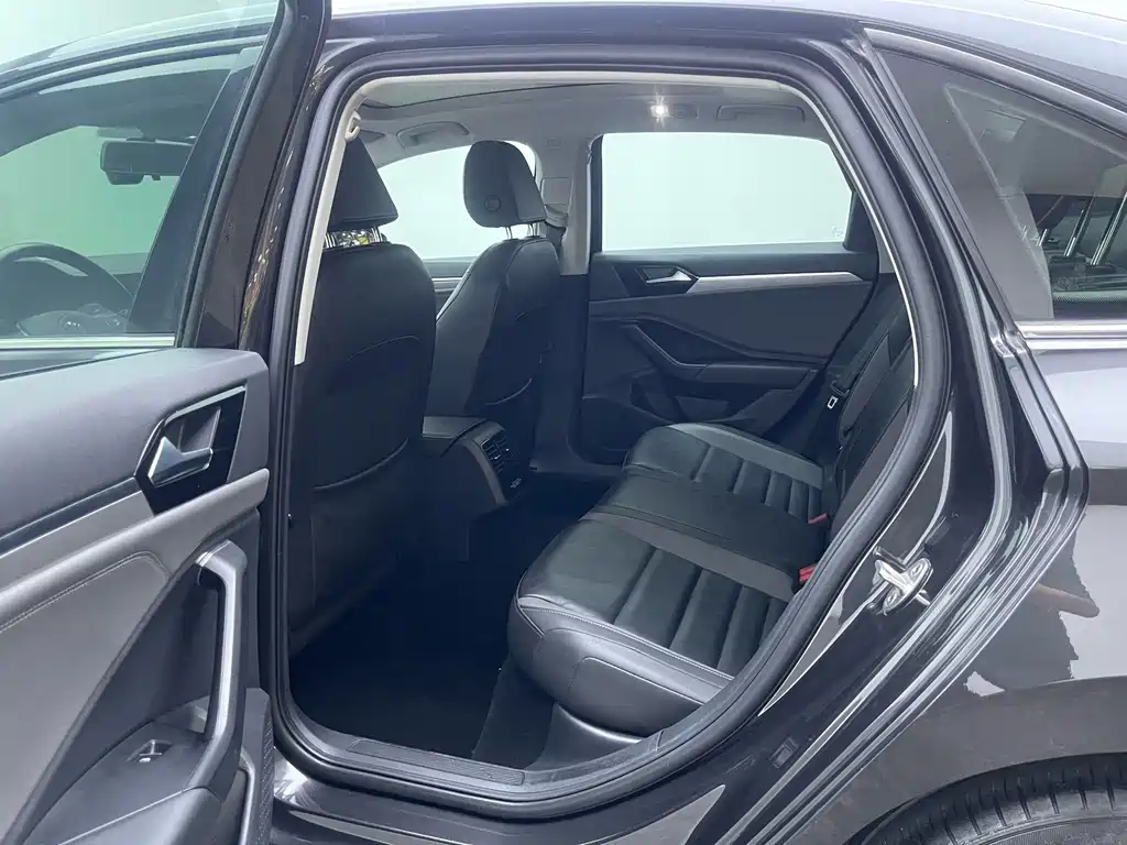 Volkswagen Sagitar — миниатюра 14