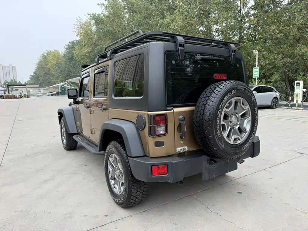 Jeep Wrangler — миниатюра 8