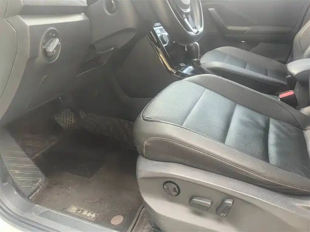 VOLKSWAGEN T ROC EXPLORING SONGS