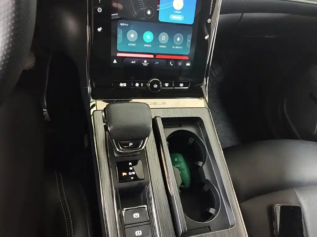 Roewe RX5 — миниатюра 14