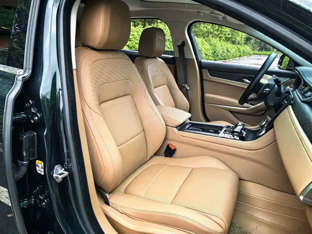 Jaguar XFL — миниатюра 13