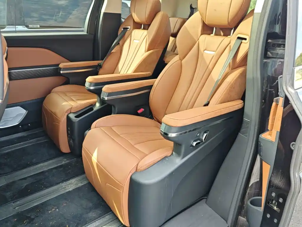 Hongqi Hongqi HQ9 PHEV — миниатюра 17