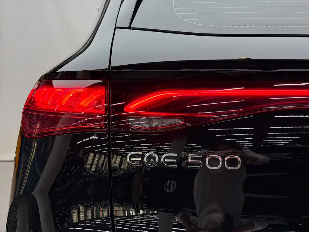 Mercedes-Benz EQE SUV — миниатюра 5