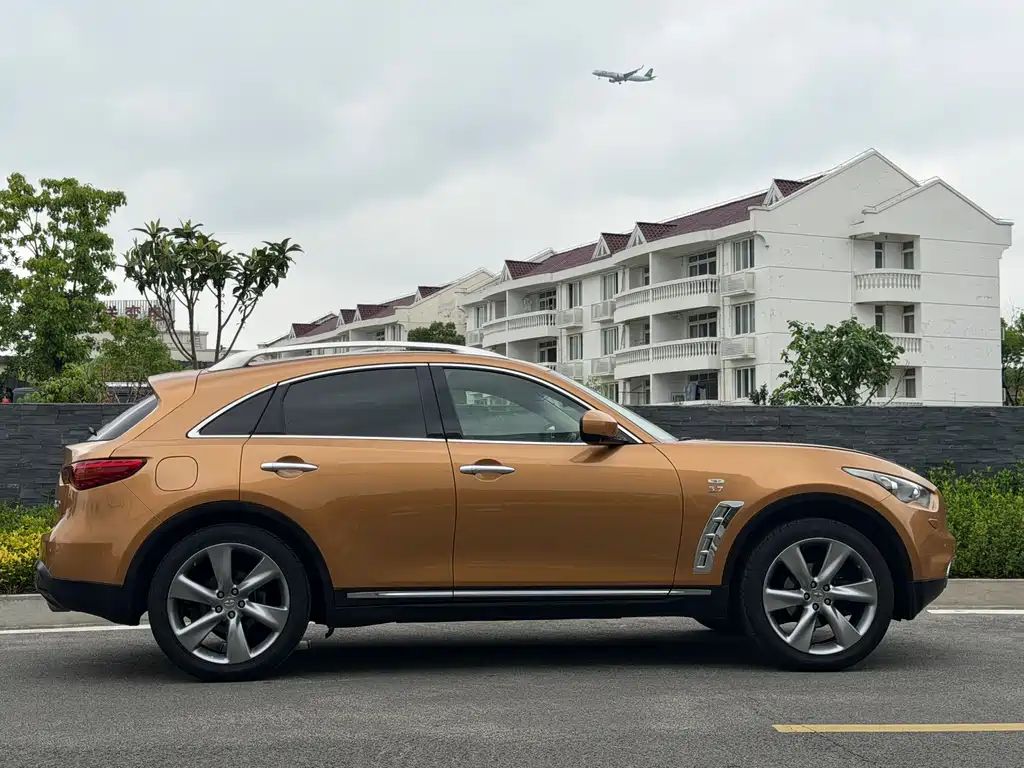 Infiniti QX70 2013 3.7L
