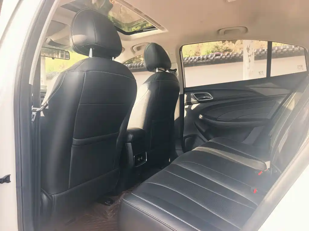 Roewe i5 — миниатюра 5