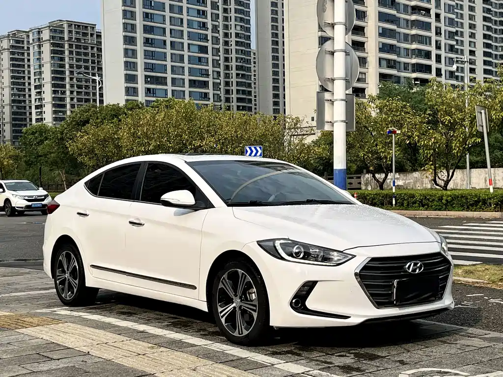 Hyundai Elantra — миниатюра 4
