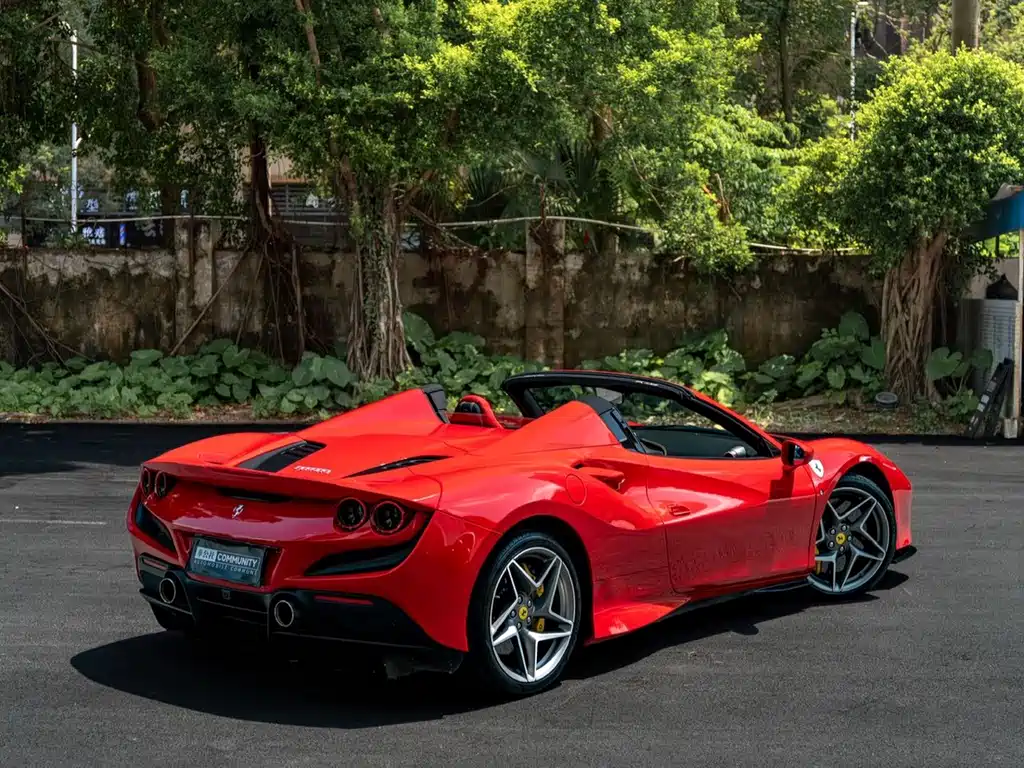 Ferrari F8 — миниатюра 3