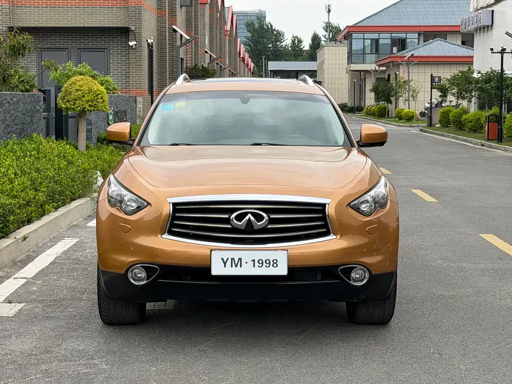 Infiniti QX70 2013 3.7L