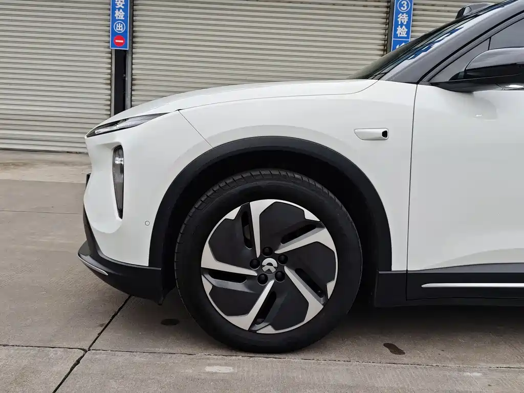NIO ES6 — миниатюра 4