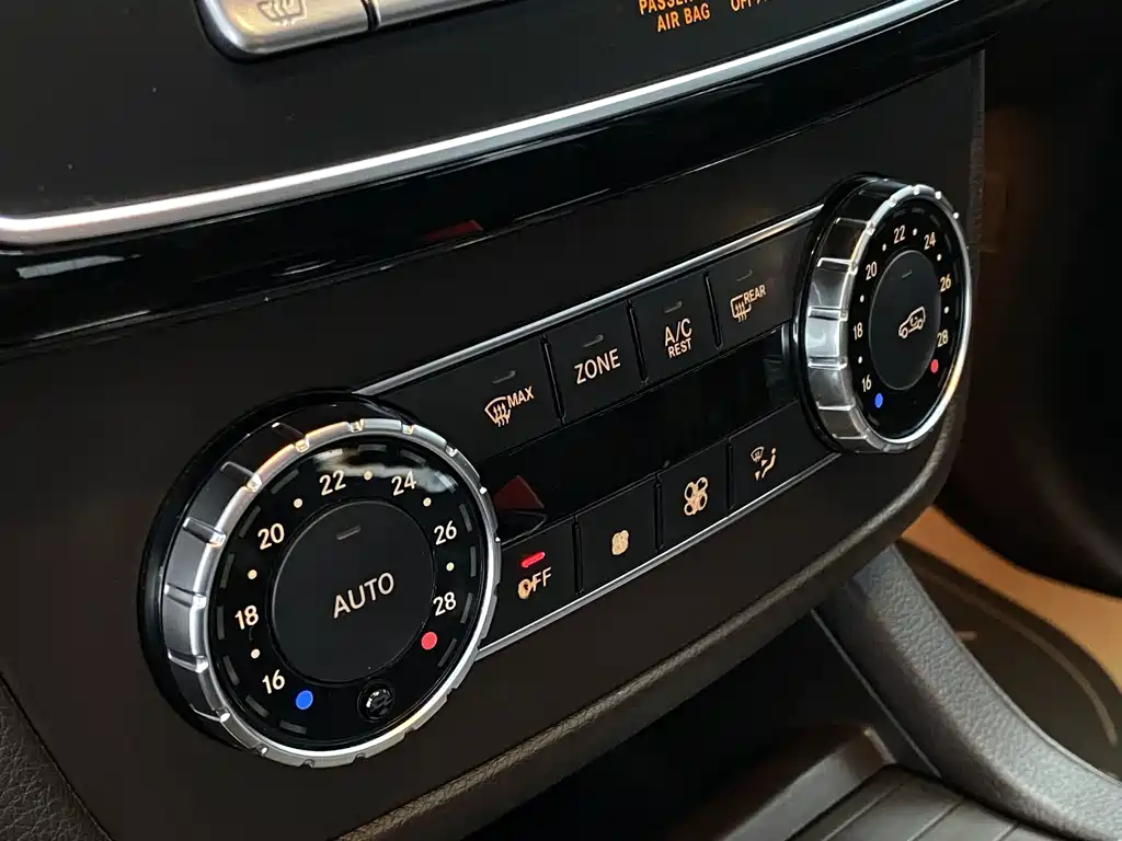 Mercedes-Benz GLE (Import) — миниатюра 7