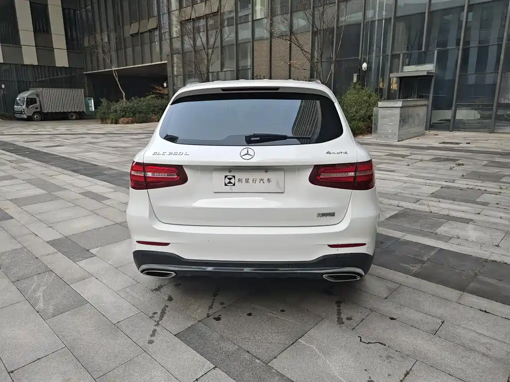 MERCEDES-BENZ GLC