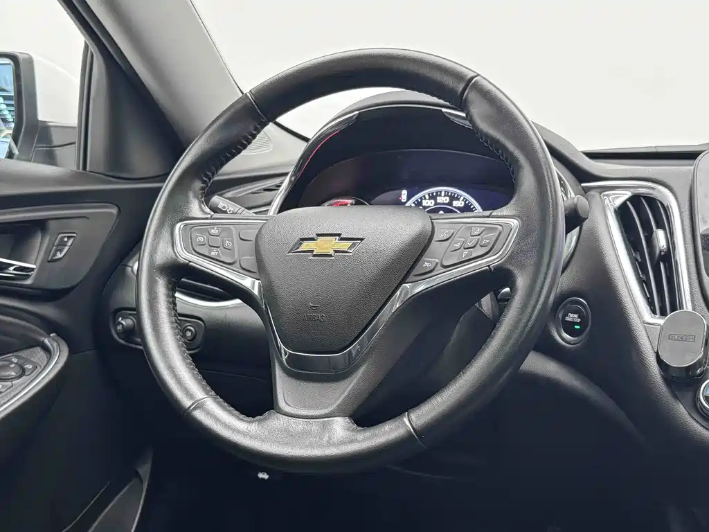 Chevrolet Malibu XL — миниатюра 12