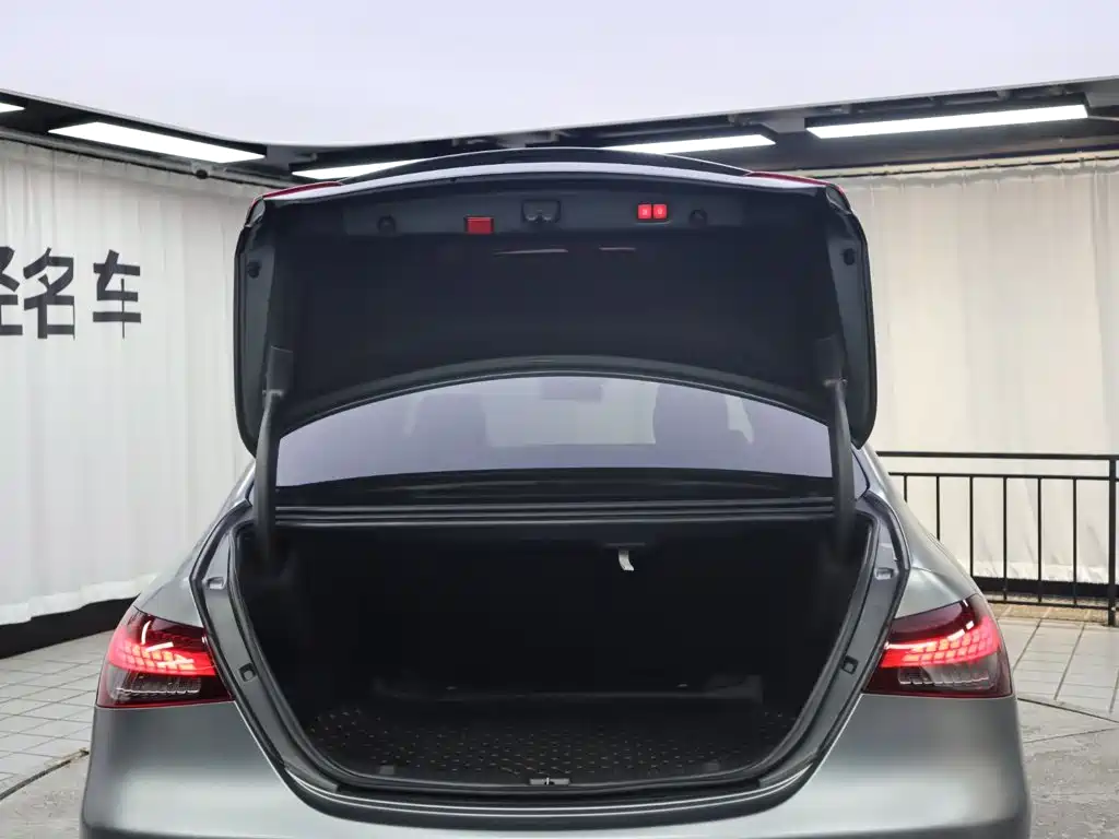 Mercedes-Benz E-Class AMG — миниатюра 33