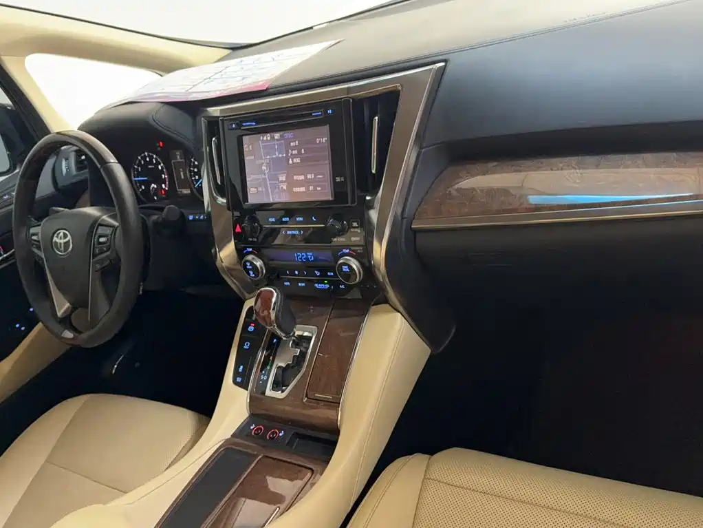 Toyota Alphard 2015 3.5L Luxury