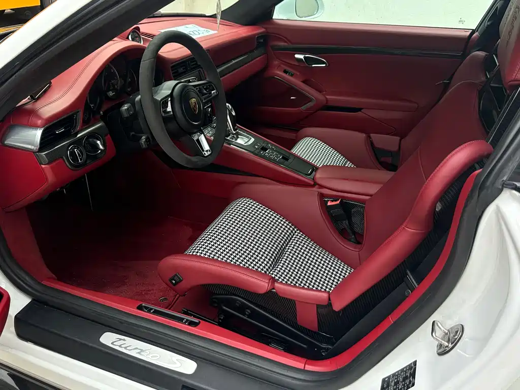 Porsche 911 2014 Turbo S 3.8T
