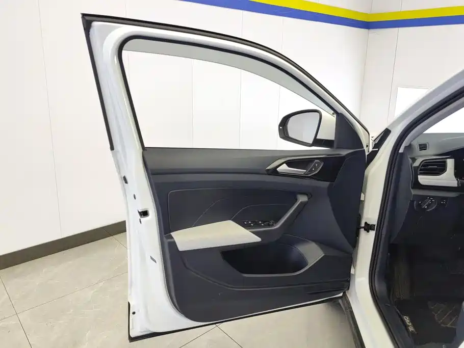 Volkswagen Tharu — миниатюра 7