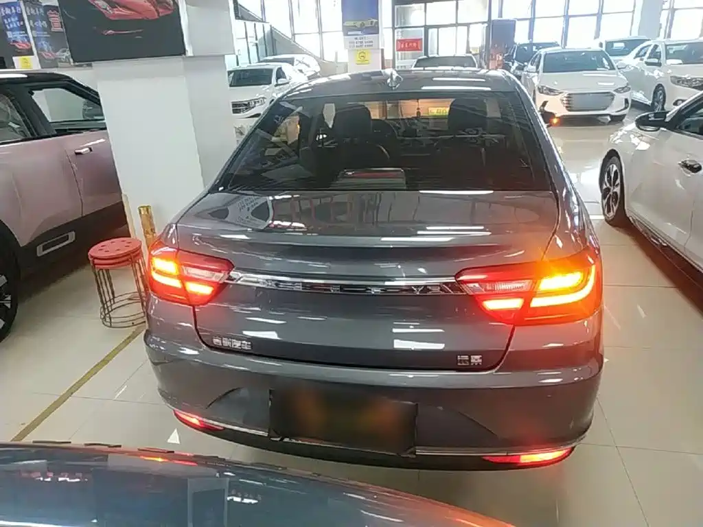Geely Vision — миниатюра 6