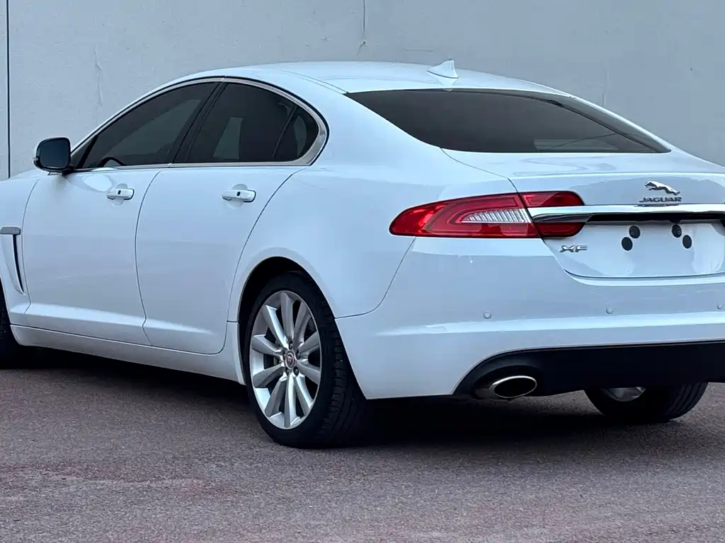 Jaguar XF XF 2.0T 80th Anniversary Collection Luxury Edition, фото 5
