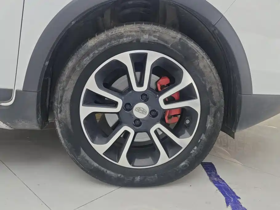 Geely Vision X3 — миниатюра 6