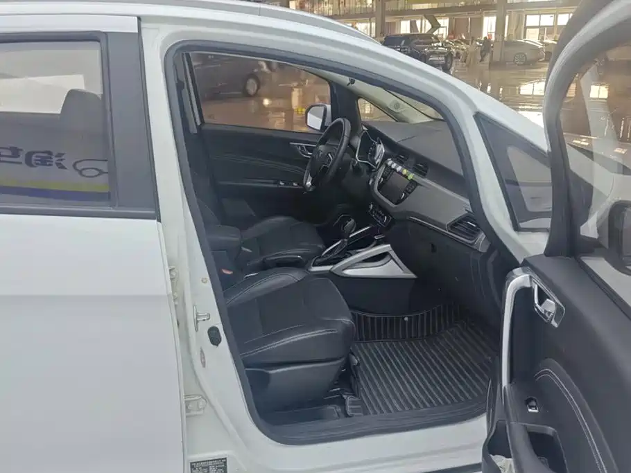 Geely Vision X3 — миниатюра 8