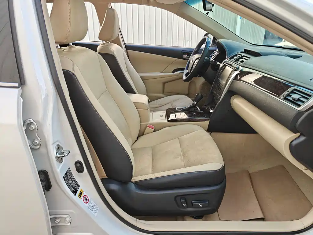 Toyota Camry — миниатюра 11