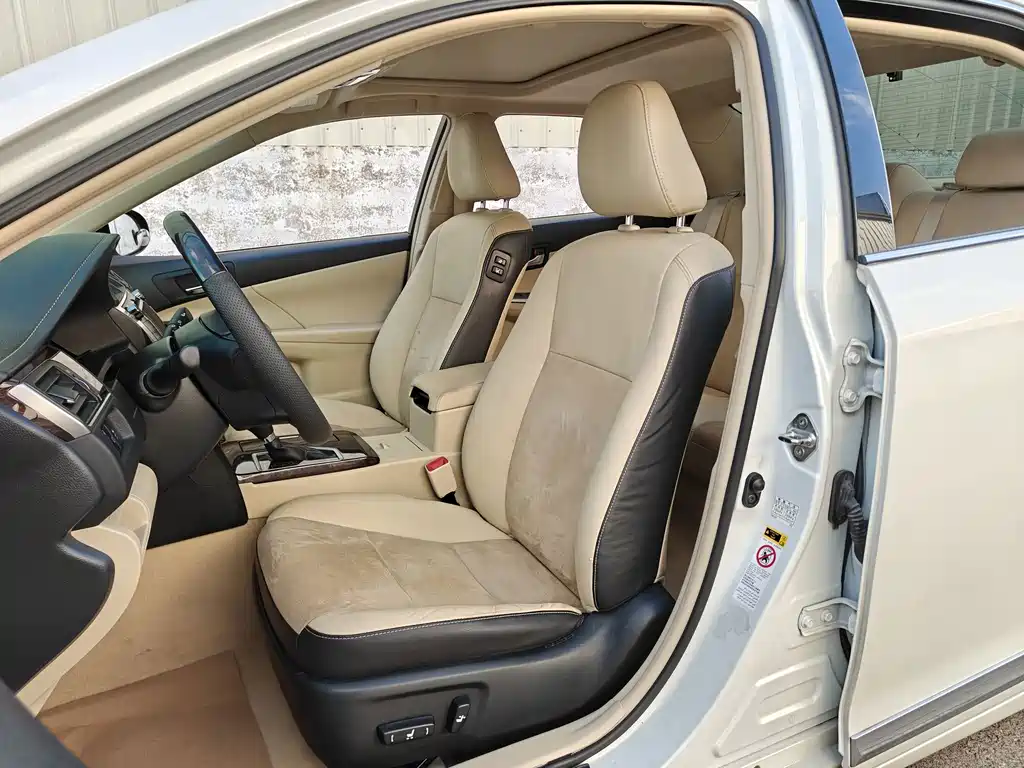 Toyota Camry — миниатюра 10