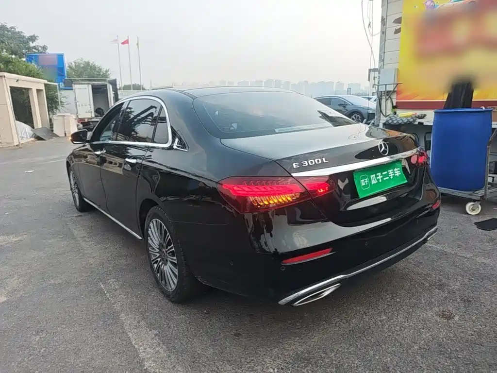 Mercedes-Benz E-Class — миниатюра 5